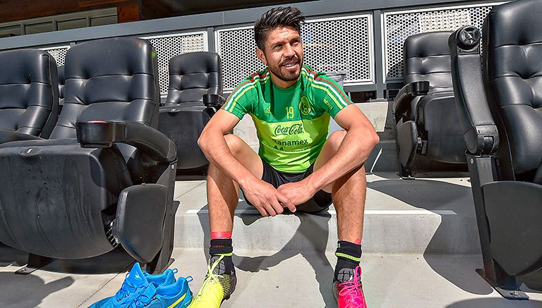 Oribe Peralta, durante un entrenamiento con la Selección Mexicana