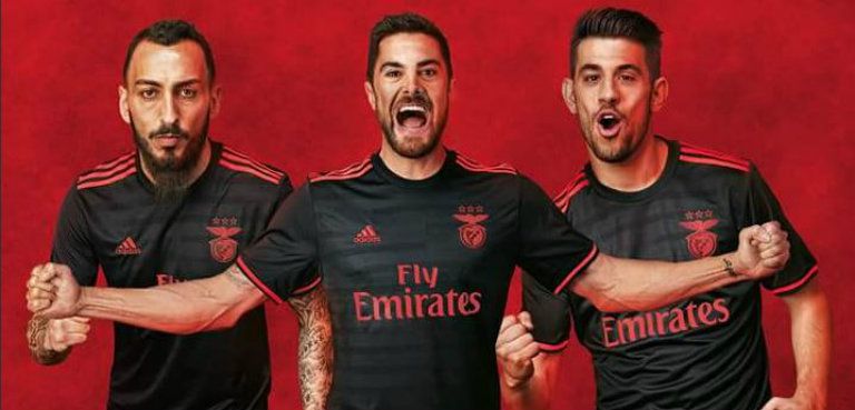 Camiseta de visitante del Benfica