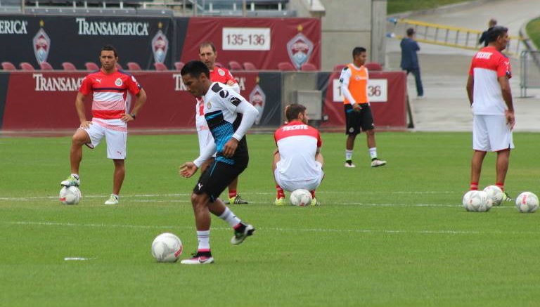 Jugadores de Chivas, durante entrenamiento