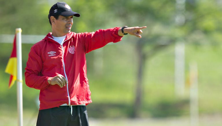 Sosa dirige entrenamiento de Necaxa