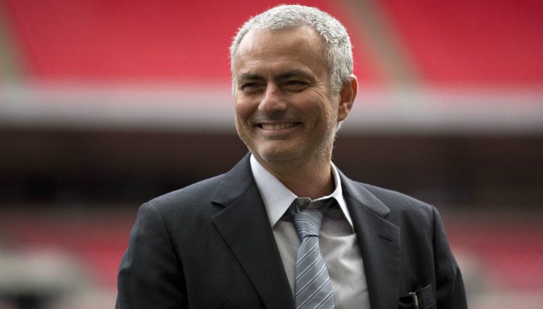 Mourinho muestra felicidad en Old Trafford 