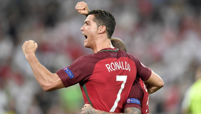 Cristiano Ronaldo festeja en tanda de penaltis contra Polonia