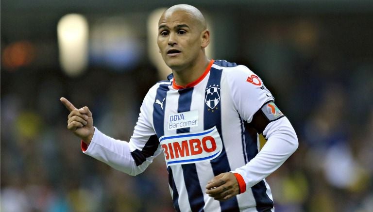  Humberto Suazo, durante un partido con Monterrey en 2014