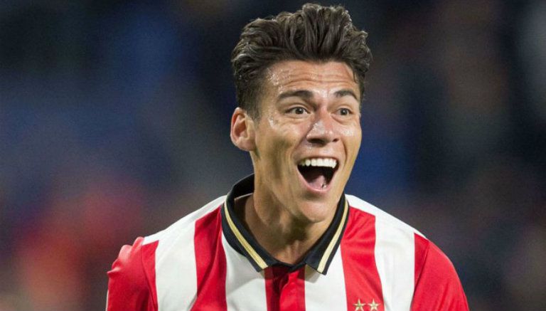 Héctor Moreno festeja con el PSV Eindhoven