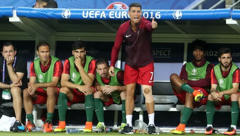 Cristiano Ronaldo grita en la zona de bancas del Stade de France