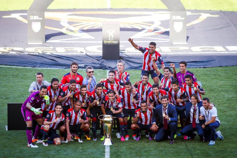 Chivas celebra título de Supercopa