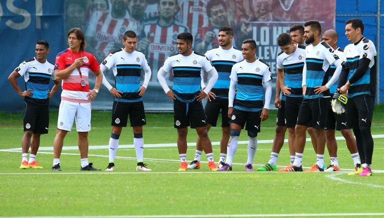 Chivas, durante un entrenamiento previo al A2016