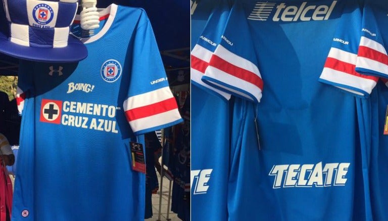 Camisetas falsas de Cruz Azul a las afuera del Victoria