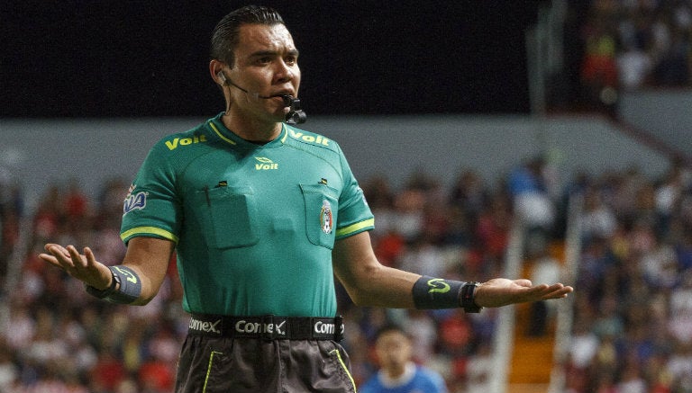 Marco Antonio Ortiz pide calma en un juego entre Necexa y Cruz Azul