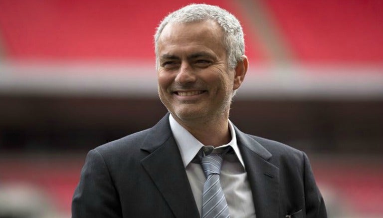 José Mourinho durante su presentación con el Manchester United