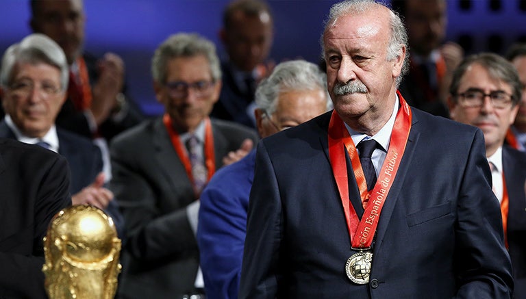 Vicente del Bosque recibe medalla de honor por parte de la RFEF 