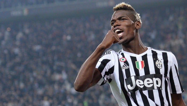 El mediocampista francés Paul Pogba con la playera de Juventus