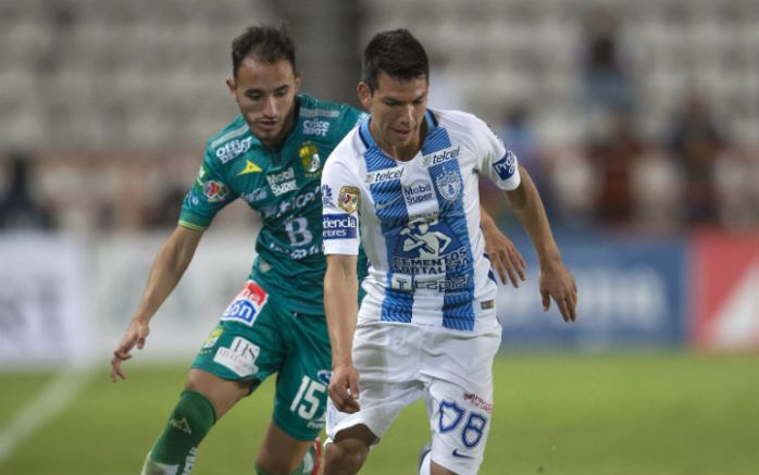 Lozano disputa partido de Liga MX