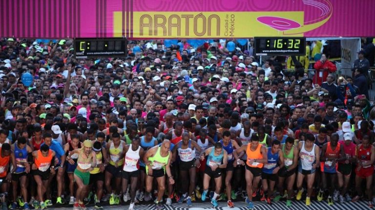 Competidores se alistan para iniciar su recorrido en el Maratón del 2015