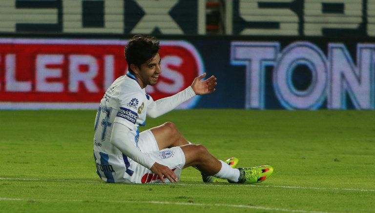 Rodolfo Pizarro durante un partido de Pachuca