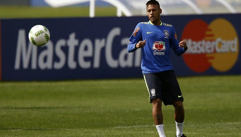 Neymar, en un entrenamiento con la selección brasileña