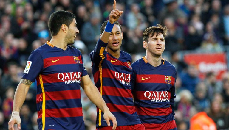 Neymar celebra un gol junto a Luis Suárez y Lionel Messi