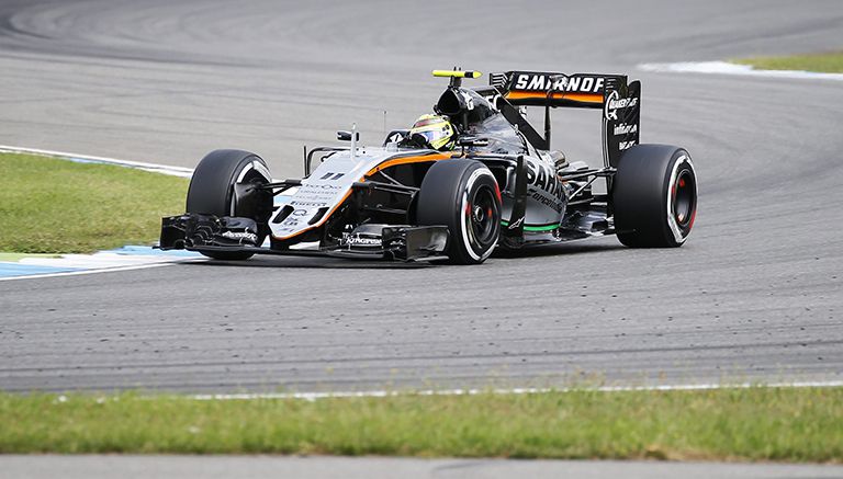 Checo Pérez, durante la sesión de entrenamientos en Alemania