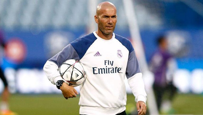 Zidane conduce el entrenamiento del Real Madrid