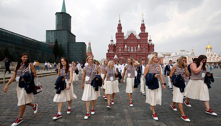 Miembros del equipo olímpico de Rusia presentes en una ceremonia en la Plaza Roja