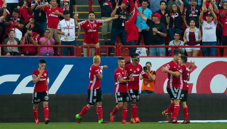 Xolos celebra uno de sus goles frente a Chivas