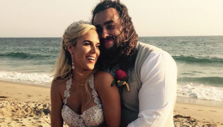 Rusev y Lana lucen muy enamorados en el día de su boda