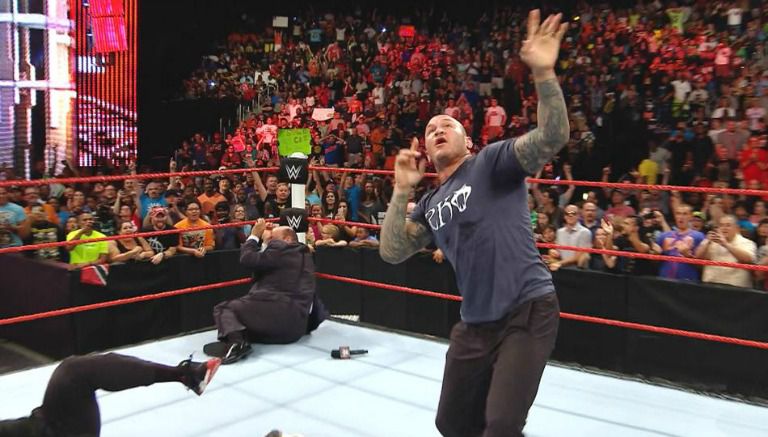 Randy Orton se burla de Lesnar tras el RKO