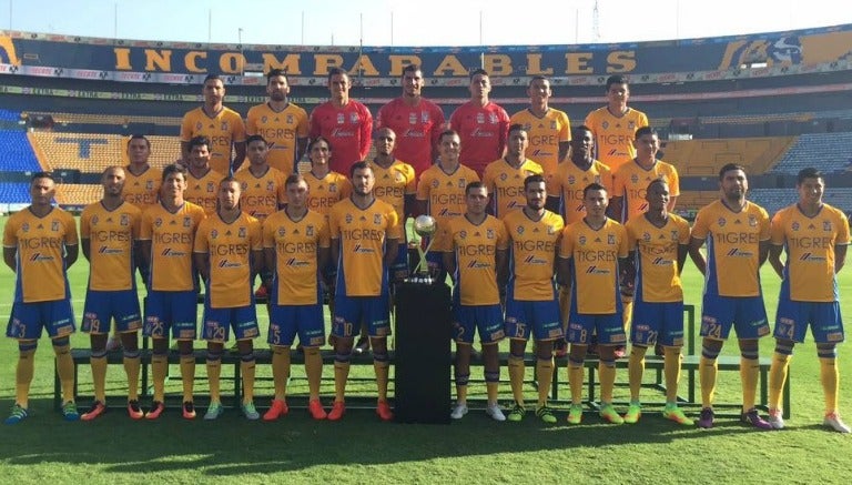 La plantilla de Tigres se toma la foto oficial del A2016