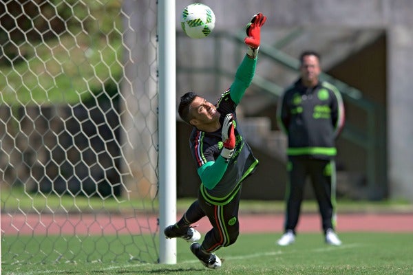 Alfredo Talavera durante el último entrenamiento antes del debut