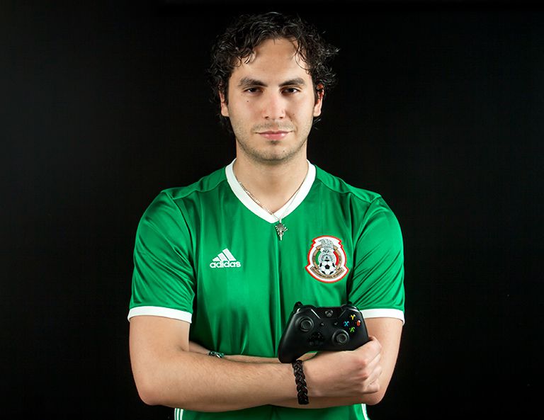 El mejor jugador de FIFA en México defiende siempre al Cruz Azul