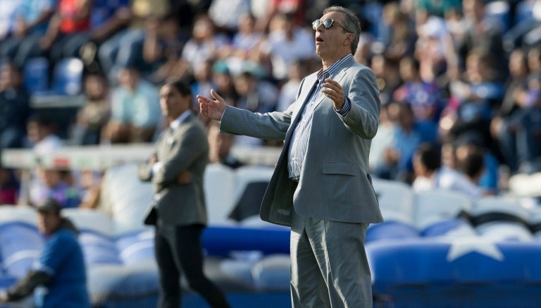 Tomás Boy durante un partido de Cruz Azul