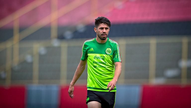 Oribe Peralta, durante el entrenamiento del Tri Sub 23 previo al duelo contra Fiji