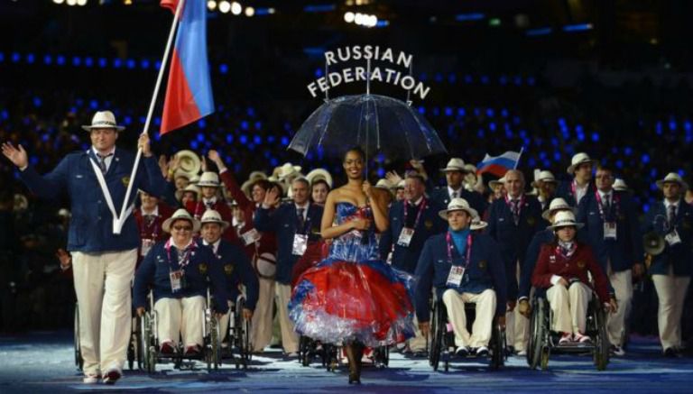 Delegación rusa en le desfile de los Juegos Paralímpicos de Londres 2012