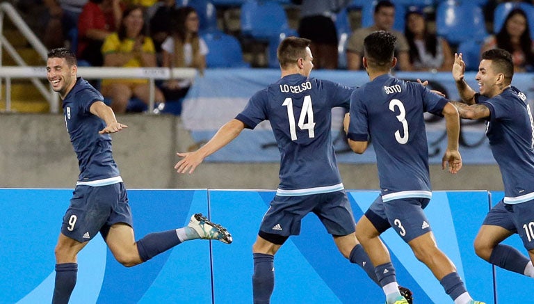 Jonathan Calleri celebra el gol de la victoria