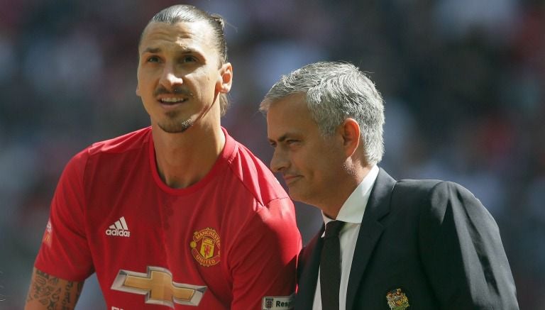 José Mourinho con Zlatan Ibravimovic en un partido del Manchester United