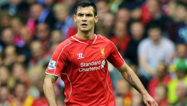 Dejan Lovren en un partido del Liverpool