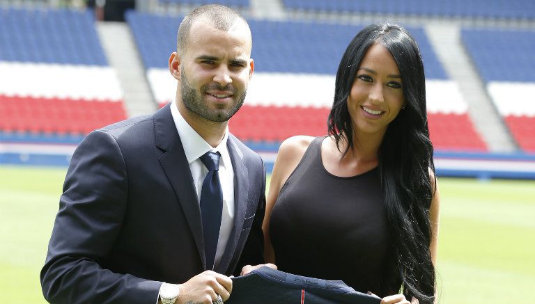 Jesé y su novia en presentación con el PSG