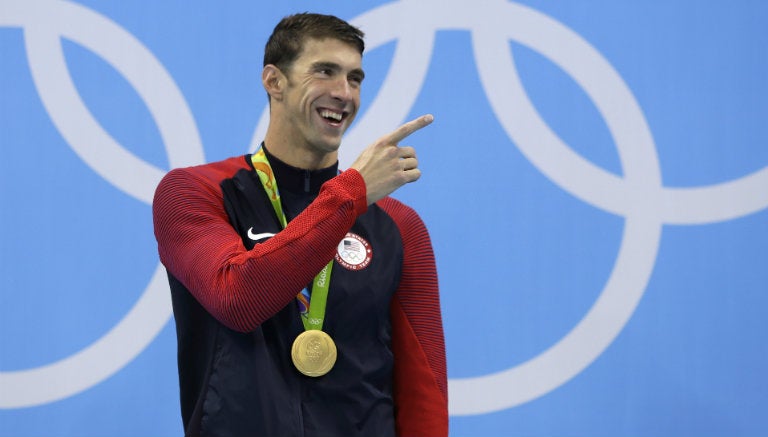 Michael Phelps, feliz tras conseguir medalla de Oro en Río 2016