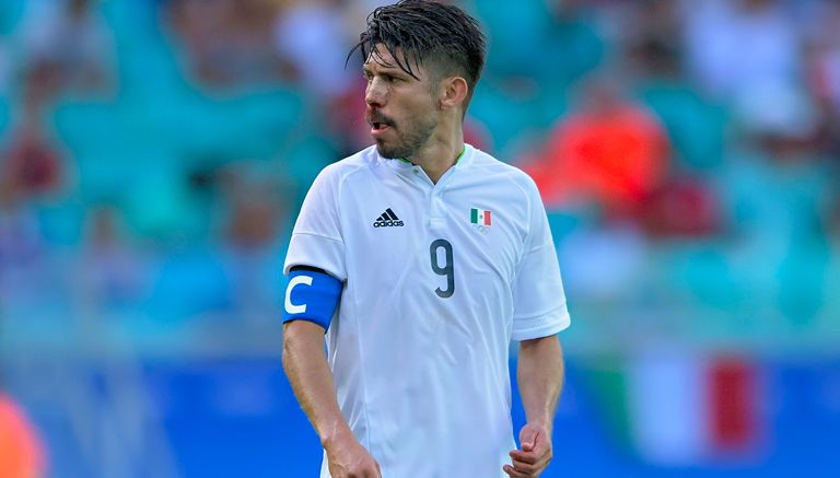 Oribe Peralta durante el juego contra Fiji en Río 2016