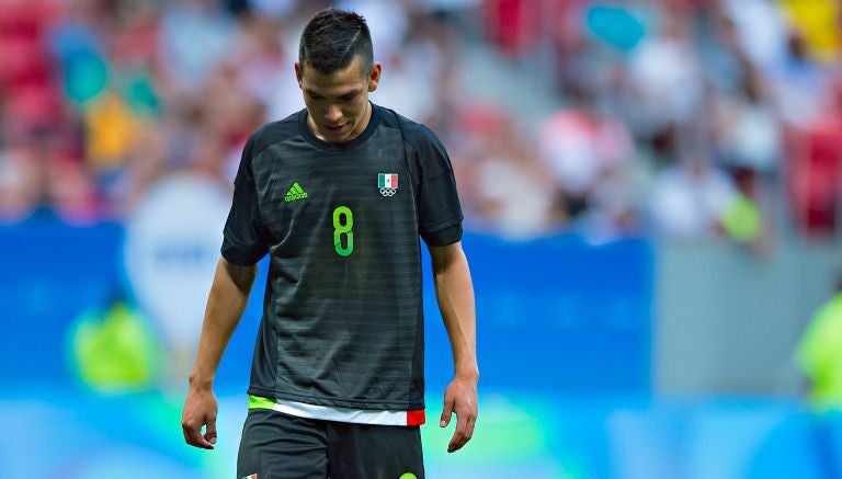 Hirving Lozano se lamenta durante el partido del Tri frente a Corea