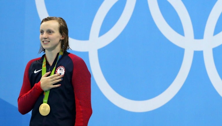 Katie Ledecky rompió 3 récords en natación