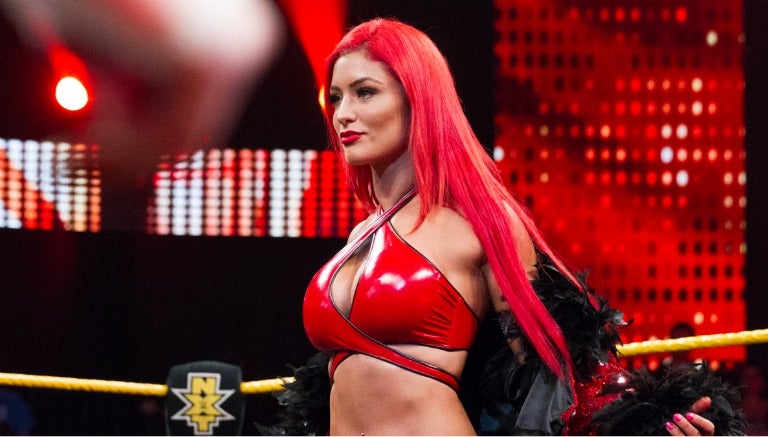 Eva Marie en una función de NXT