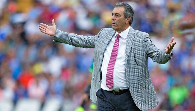 Tomás Boy durante un partido de Cruz Azul