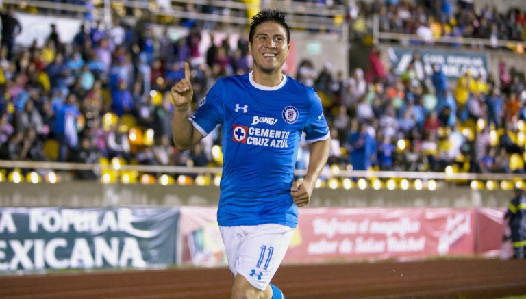 Jonathan Cristaldo festeja gol contra Coras