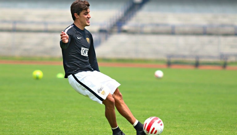 Josecarlos Van Rankin en un entrenamiento de Pumas