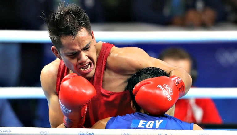 Misael Rodríguez durante su combate de Cuartos de Final