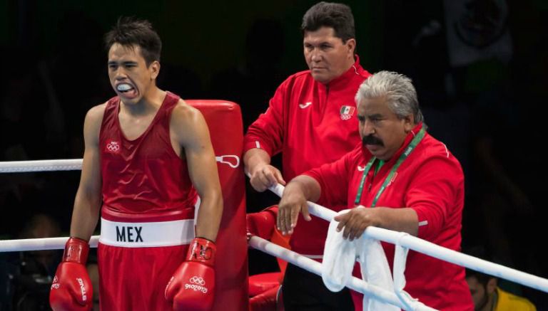 Misael, durante su combate en la Semifinal de boxeo de JO