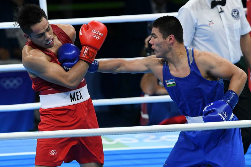 El pugilista mexicano durante su combate con el uzbeko