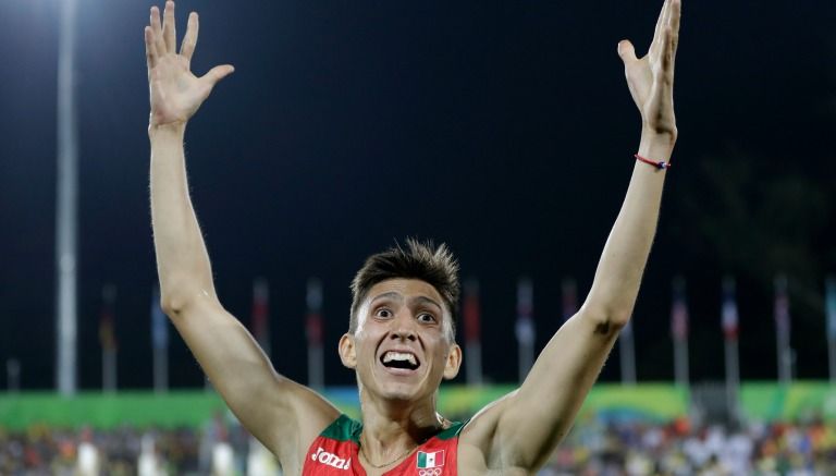 Ismael Hernández festeja su tercer lugar en Rio 2016 |