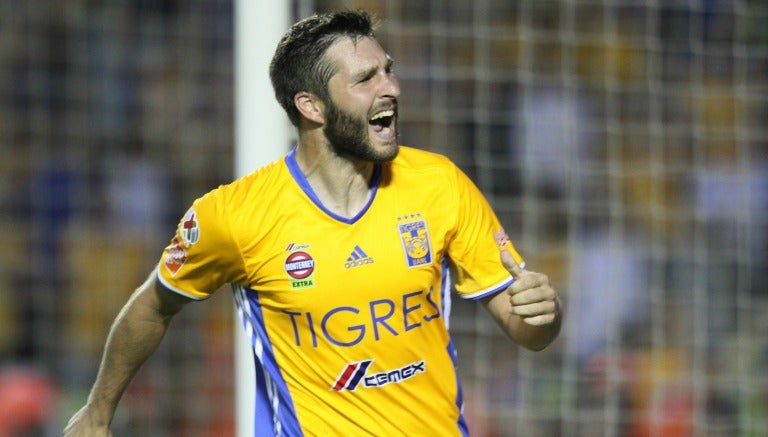 Gignac celebra uno de los goles marcado a los Tuzos